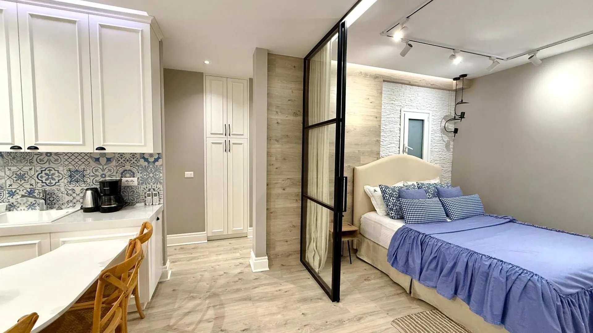 Limani Luxury Apartments Beachfront Sarande Albania