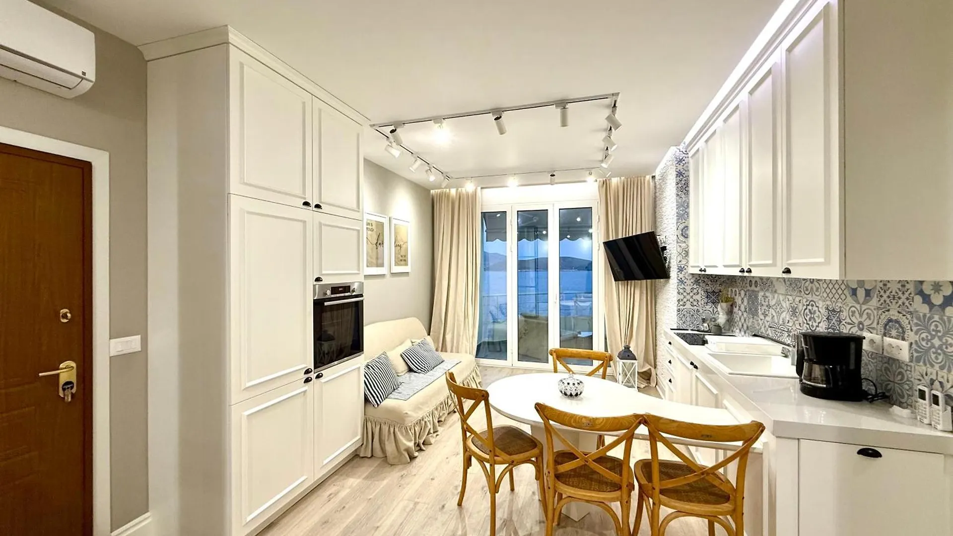 Limani Luxury Apartments Beachfront Sarande